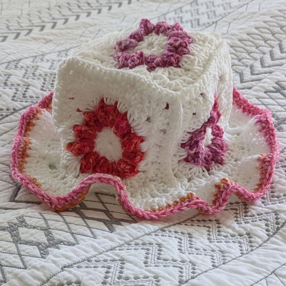Handcrafted Crochet Hat - White and Pink - Picture 4 of 6
